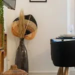 1-Br Apartment In Cannes City Center Le Suquet